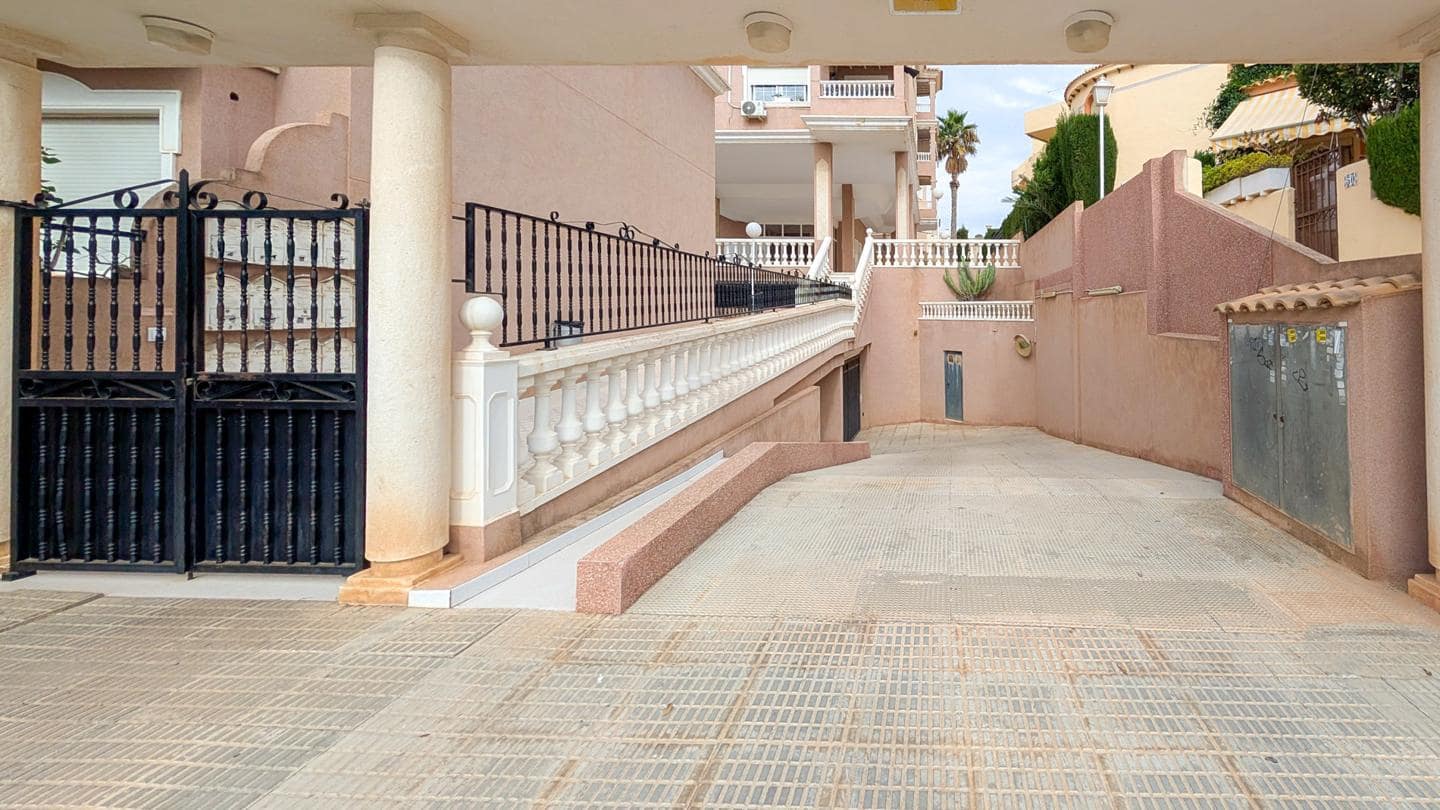 3 bedroom Flat for sale in Santa Pola - € 299,000 (Ref: 9420063)