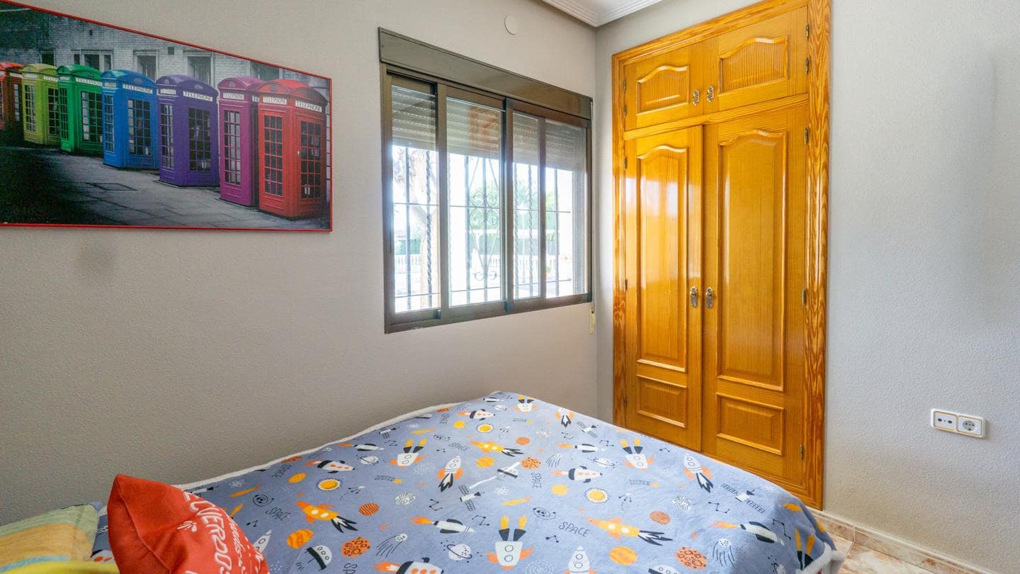 4 bedroom Villa for sale in Crevillente / Crevillent with pool - € 450,000 (Ref: 9491659)