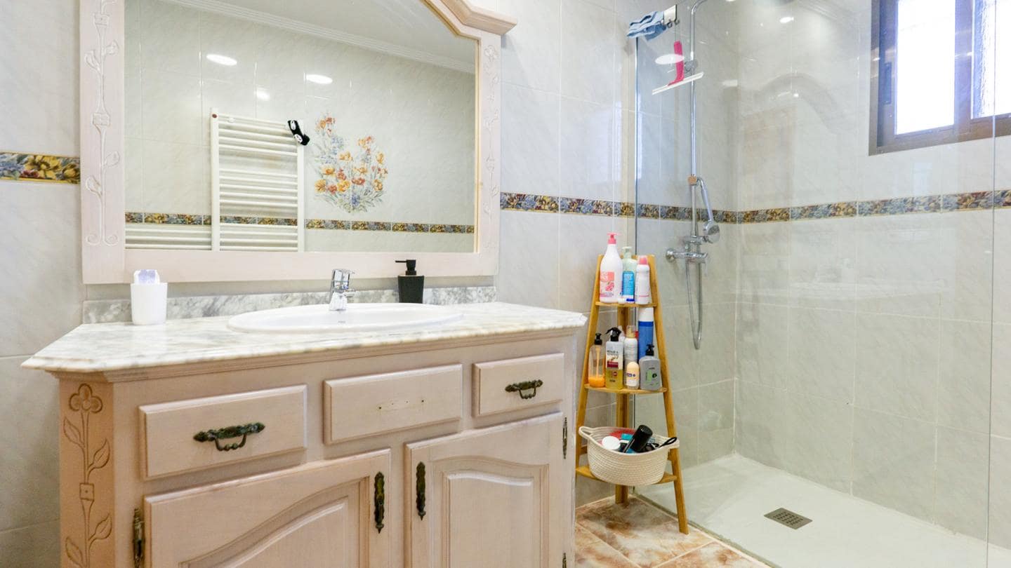 4 bedroom Villa for sale in Crevillente / Crevillent with pool - € 450,000 (Ref: 9491659)