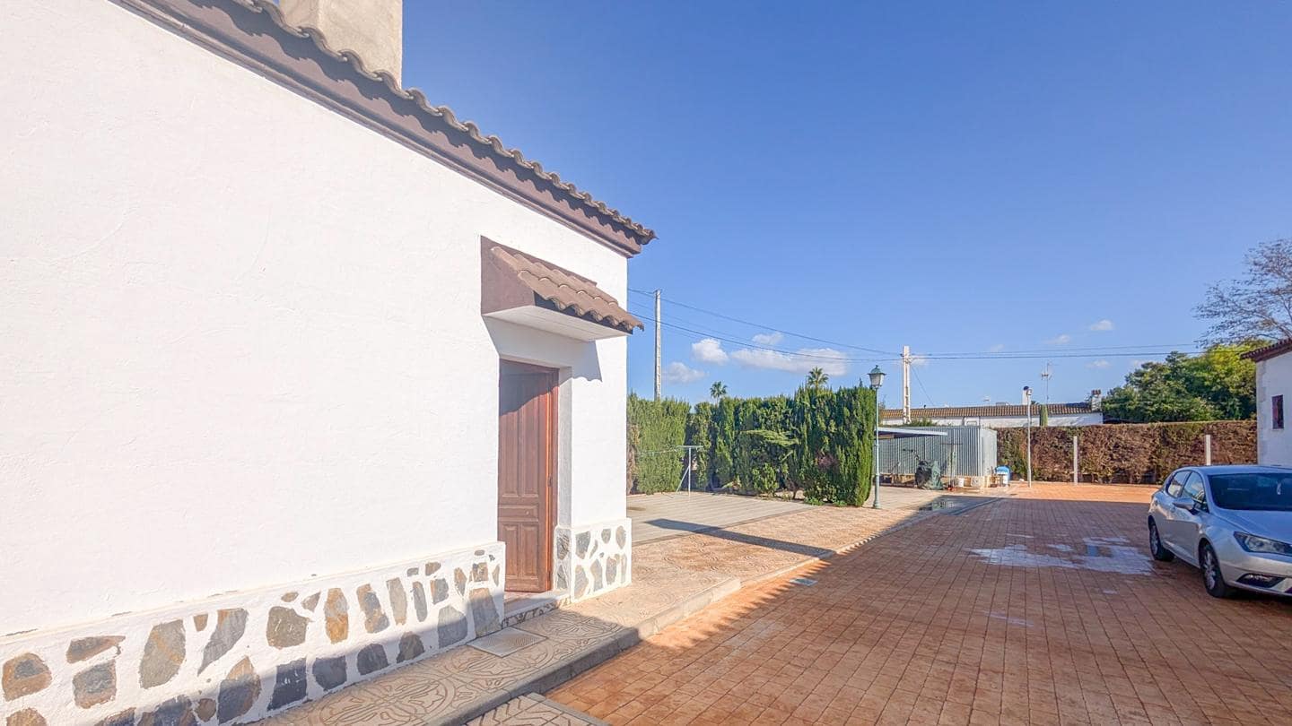 4 bedroom Villa for sale in Crevillente / Crevillent with pool - € 450,000 (Ref: 9491659)