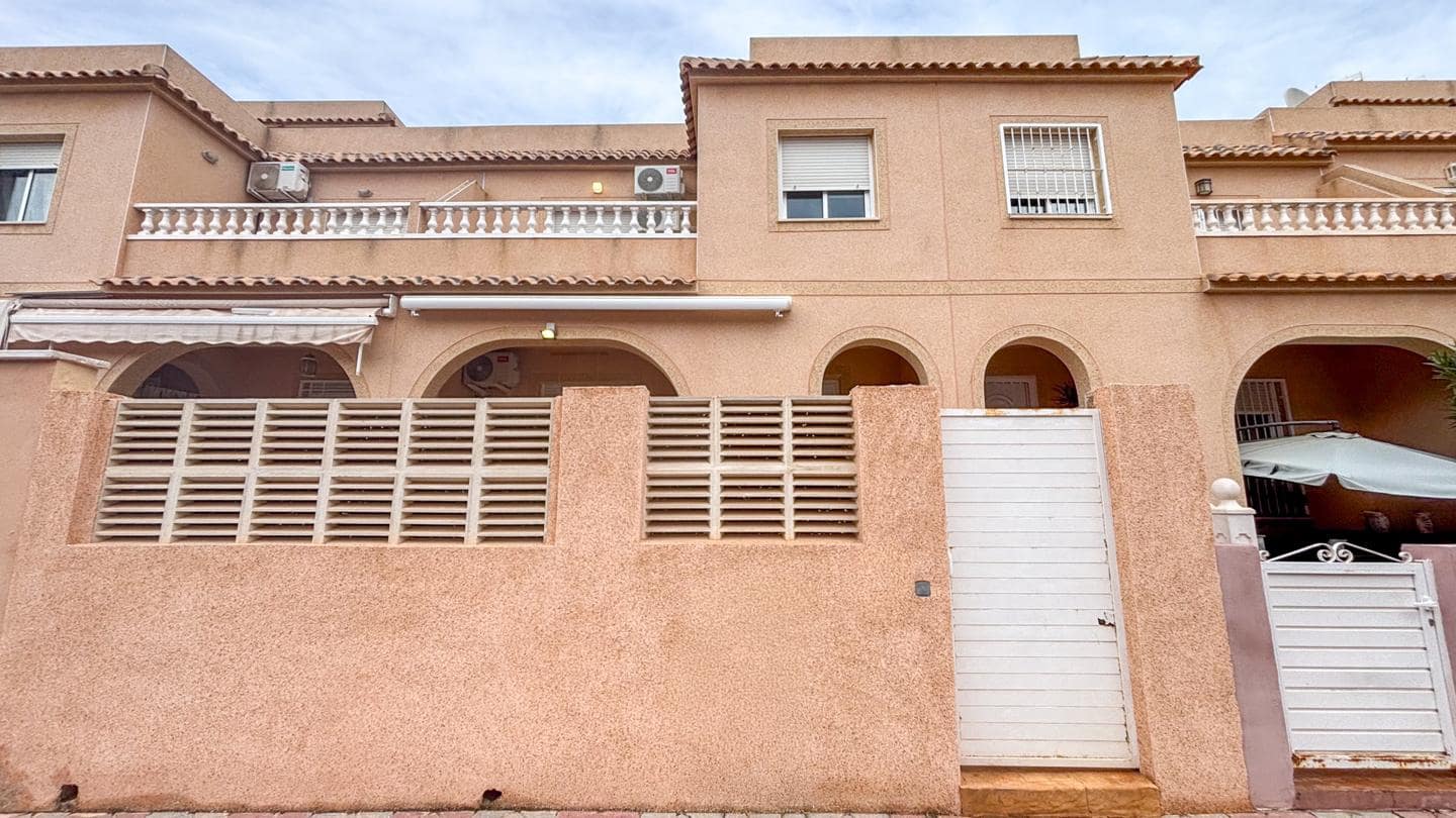 Chalet de 3 habitaciones en Gran Alacant en venta con piscina - 319.000 € (Ref: 9542028)