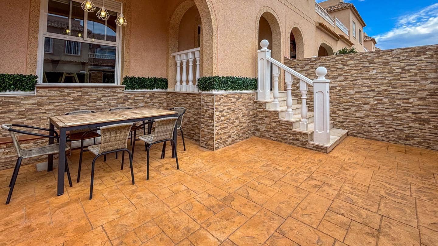 Chalet de 3 habitaciones en Gran Alacant en venta con piscina - 319.000 € (Ref: 9542028)