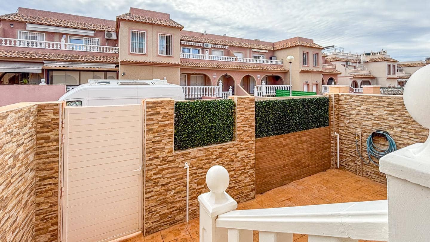 Chalet de 3 habitaciones en Gran Alacant en venta con piscina - 319.000 € (Ref: 9542028)