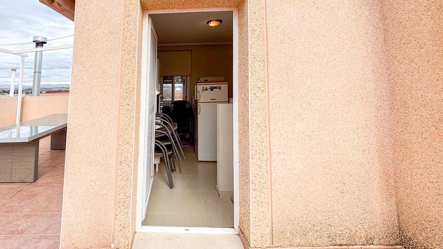 Chalet de 3 habitaciones en Gran Alacant en venta con piscina - 319.000 € (Ref: 9542028)