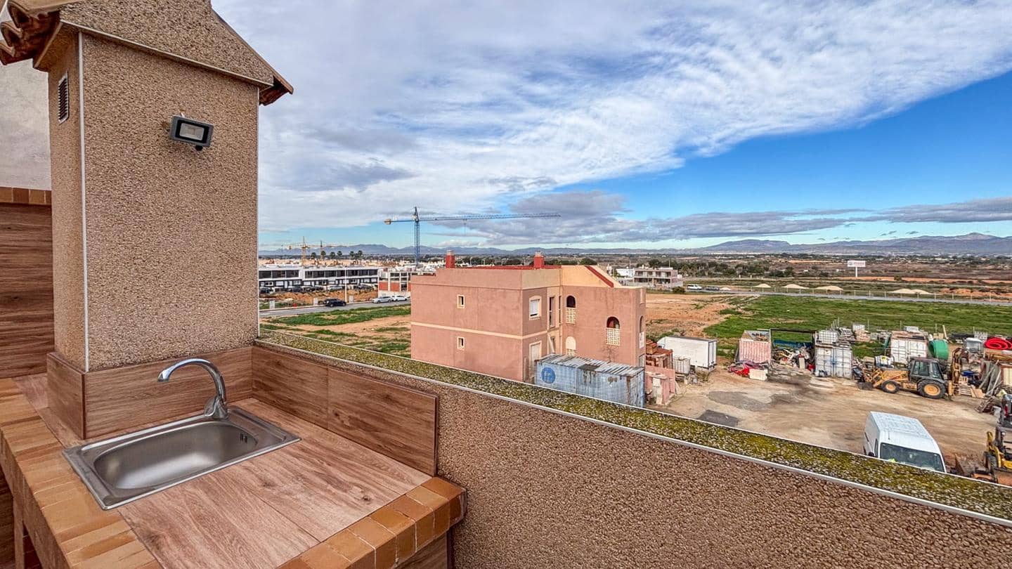 Chalet de 3 habitaciones en Gran Alacant en venta con piscina - 319.000 € (Ref: 9542028)