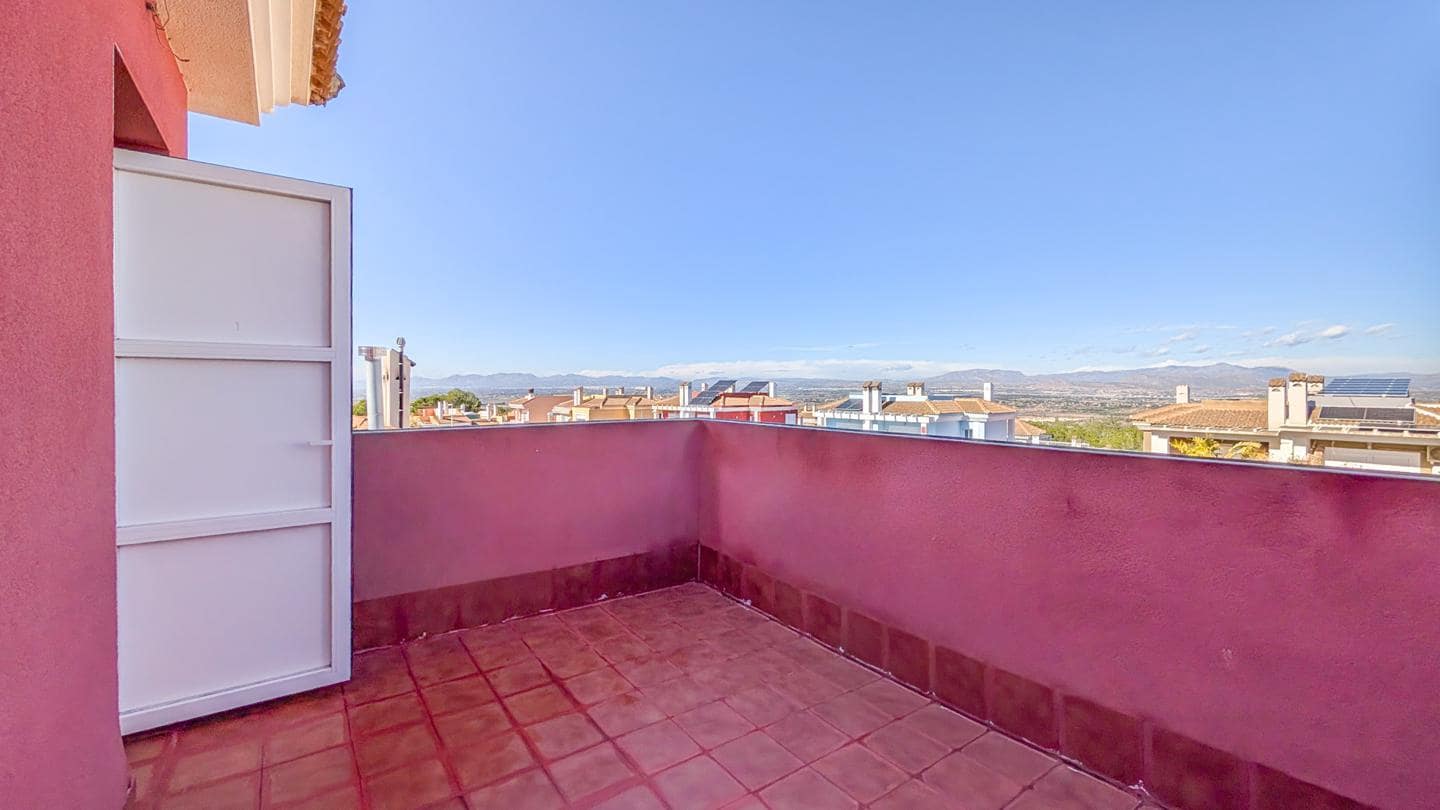 3 makuuhuone Huvila myytävänä paikassa Gran Alacant mukana uima-altaan 
autotalli - 375 000 € (Ref: 9587975)