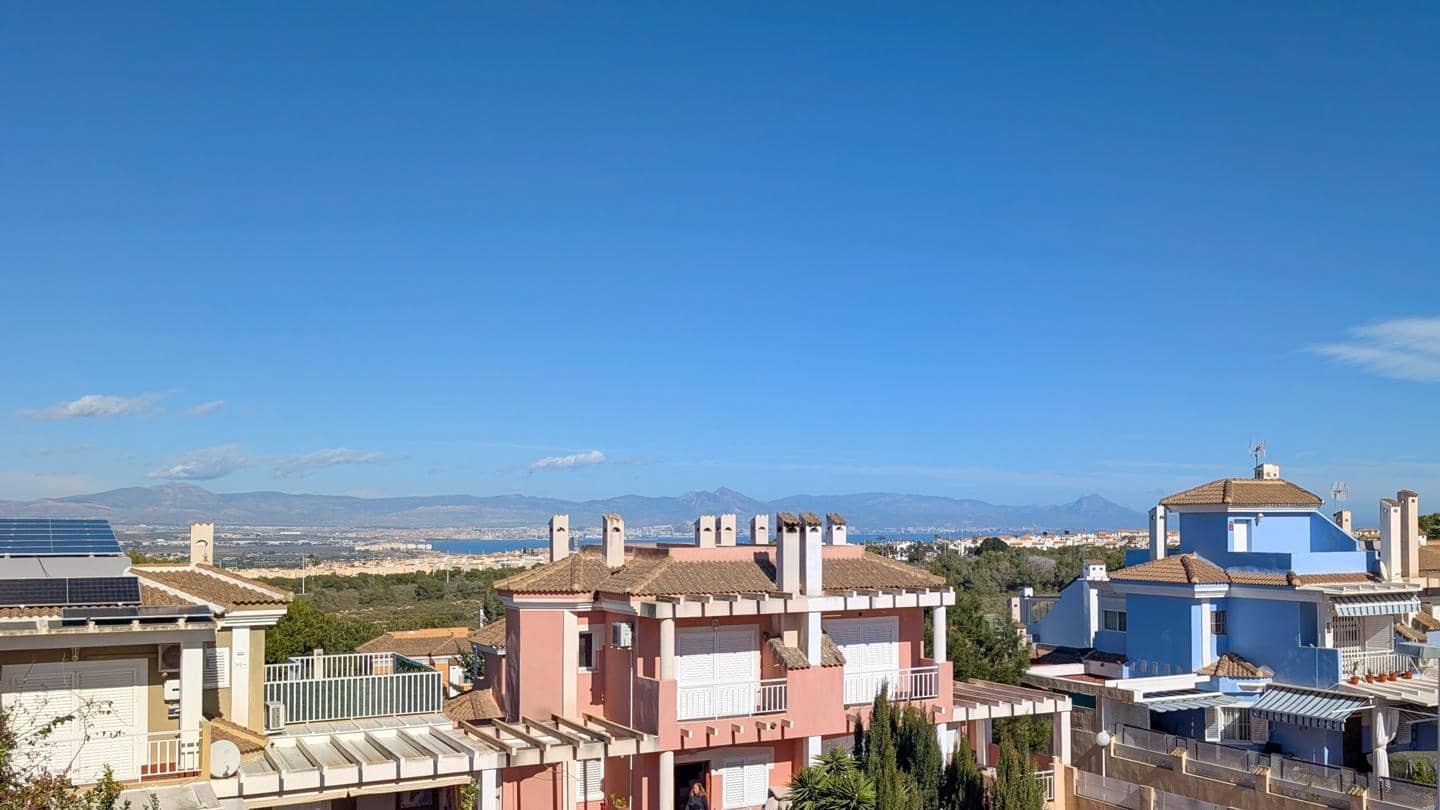 3 makuuhuone Huvila myytävänä paikassa Gran Alacant mukana uima-altaan 
autotalli - 375 000 € (Ref: 9587975)