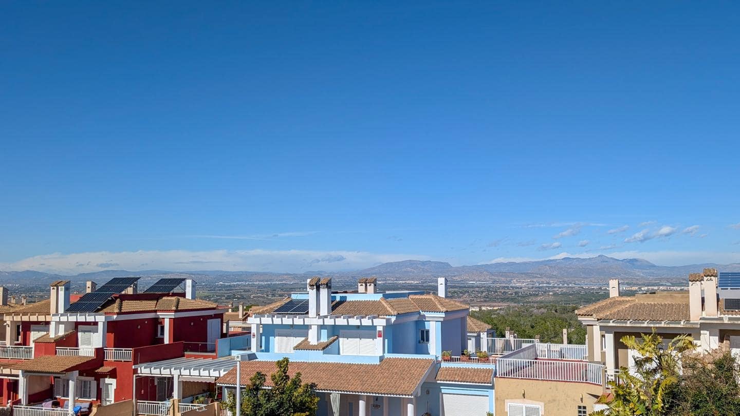 3 makuuhuone Huvila myytävänä paikassa Gran Alacant mukana uima-altaan 
autotalli - 375 000 € (Ref: 9587975)