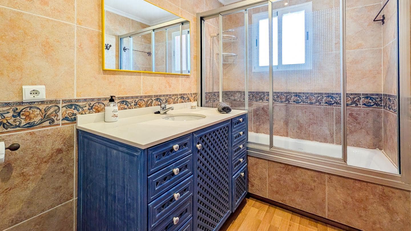 3 makuuhuone Huvila myytävänä paikassa Gran Alacant mukana uima-altaan 
autotalli - 375 000 € (Ref: 9587975)