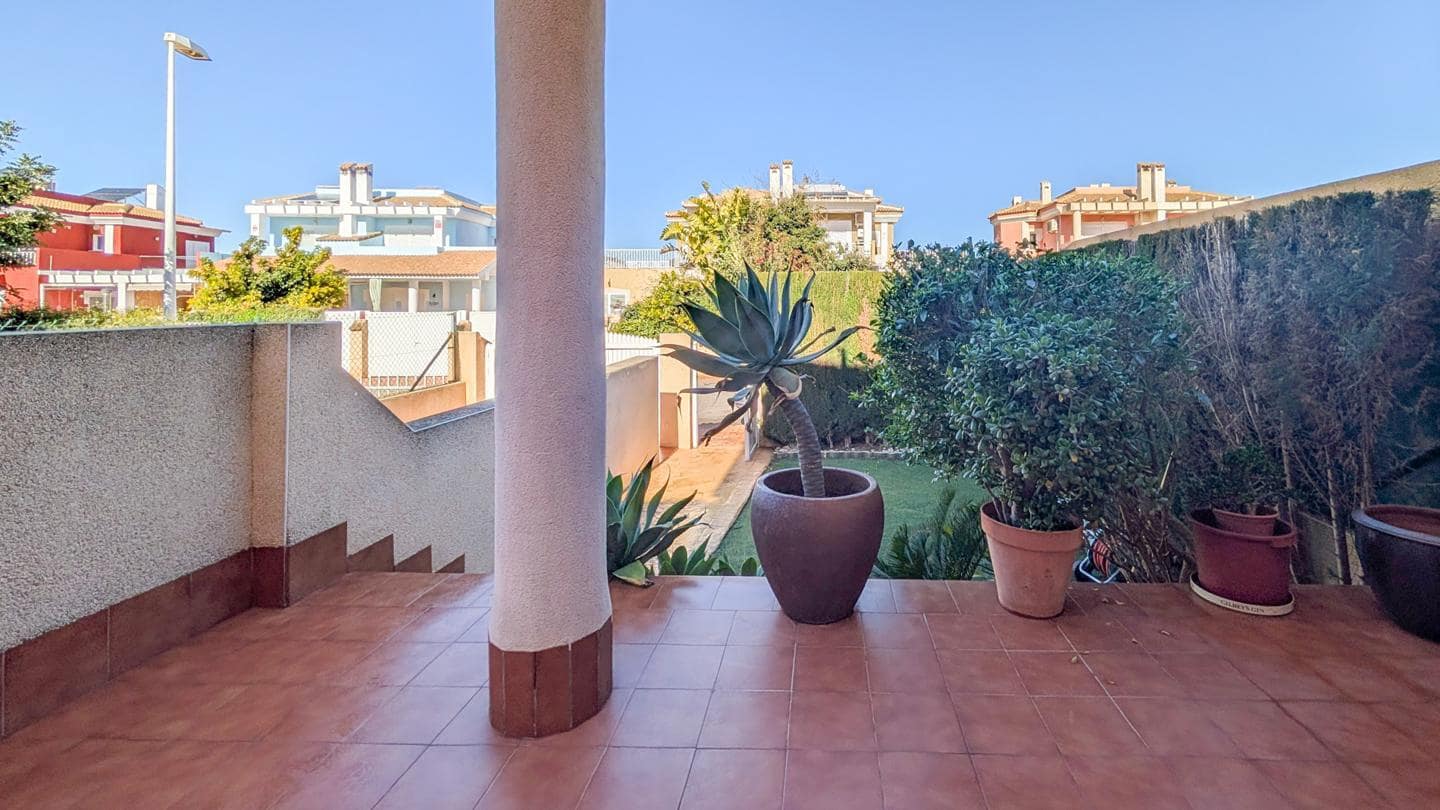 3 makuuhuone Huvila myytävänä paikassa Gran Alacant mukana uima-altaan 
autotalli - 375 000 € (Ref: 9587975)