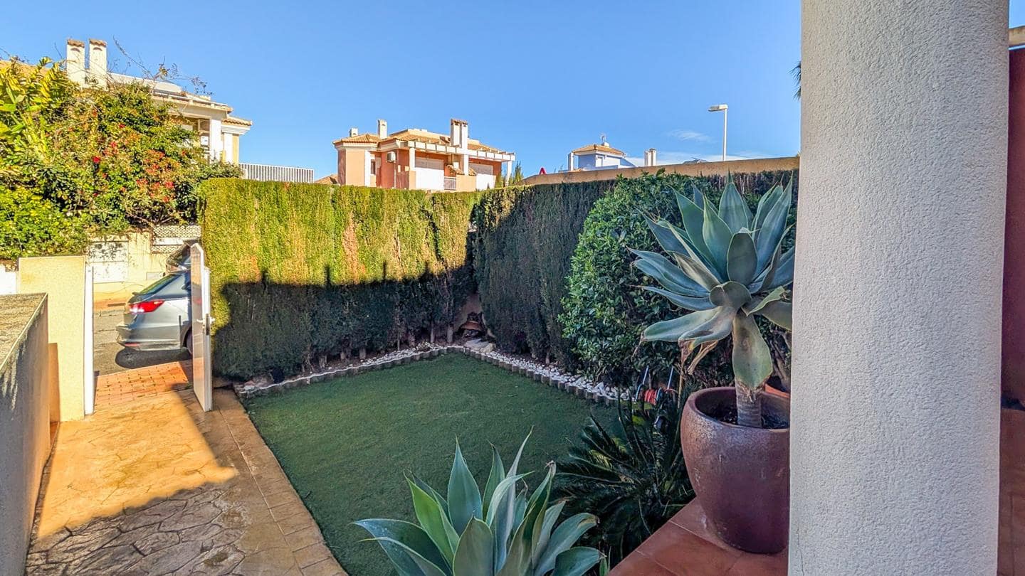 3 makuuhuone Huvila myytävänä paikassa Gran Alacant mukana uima-altaan 
autotalli - 375 000 € (Ref: 9587975)