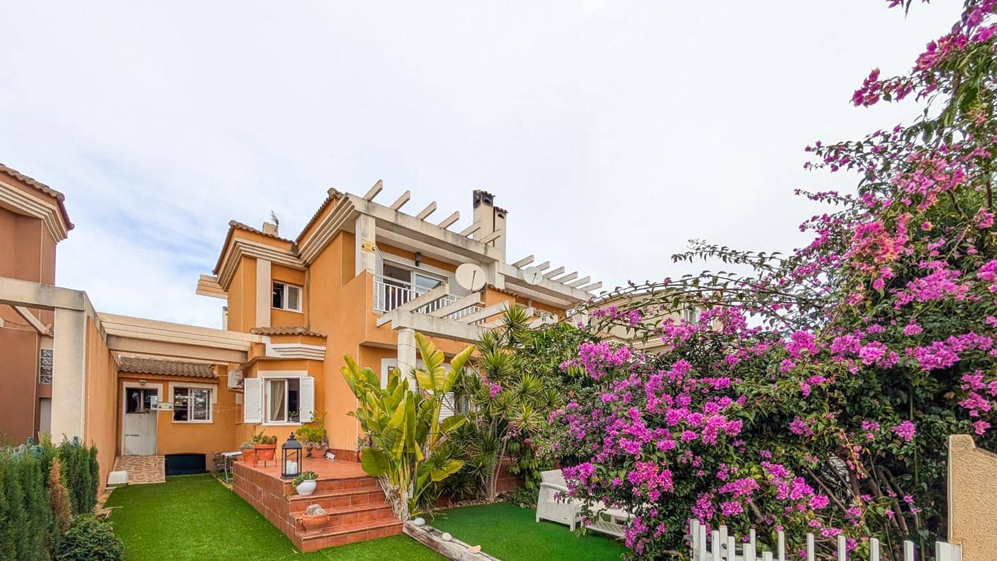 3 bedroom Villa for sale in Gran Alacant with pool - € 345,000 (Ref: 9616917)