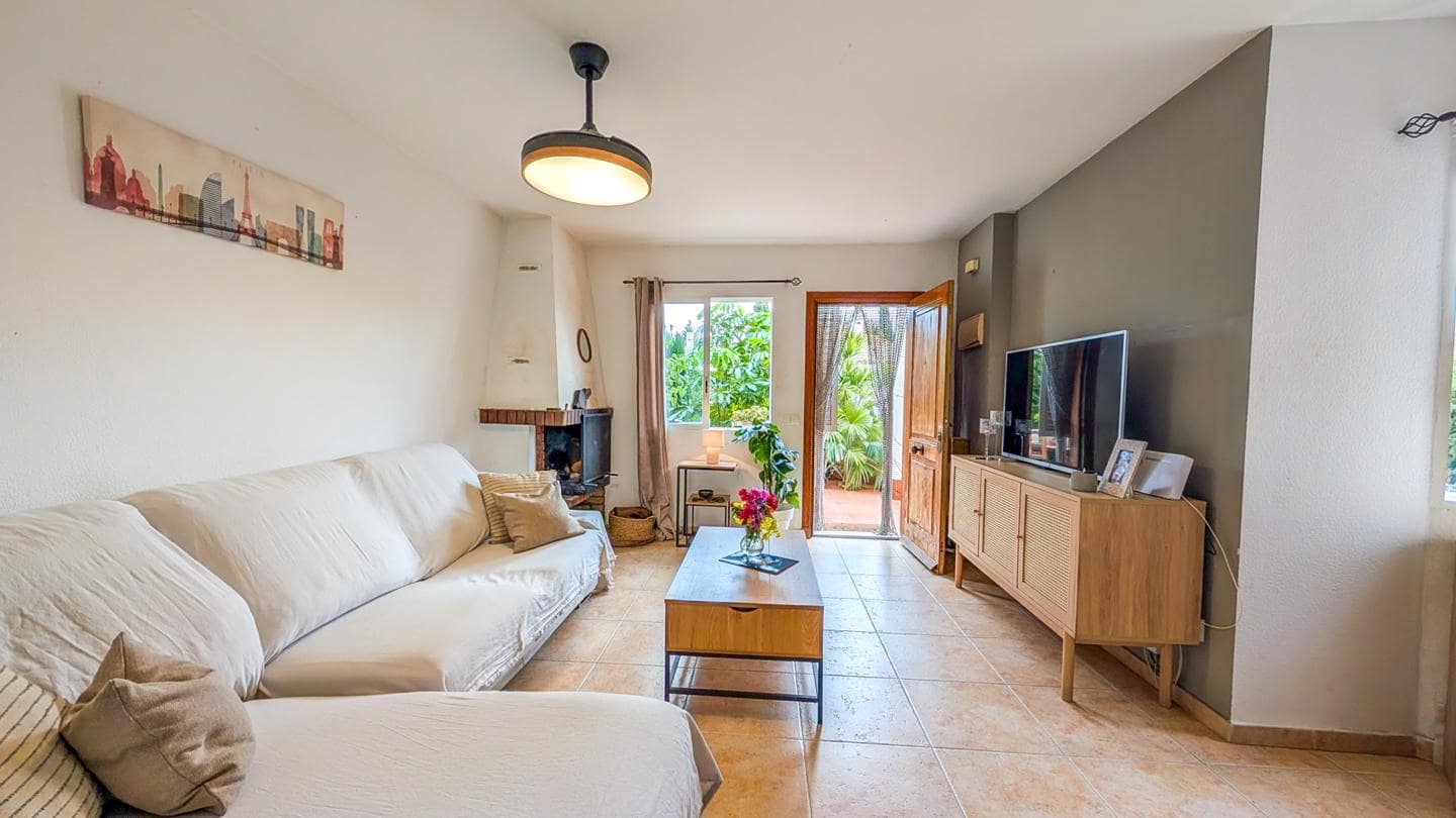 3 bedroom Villa for sale in Gran Alacant with pool - € 345,000 (Ref: 9616917)