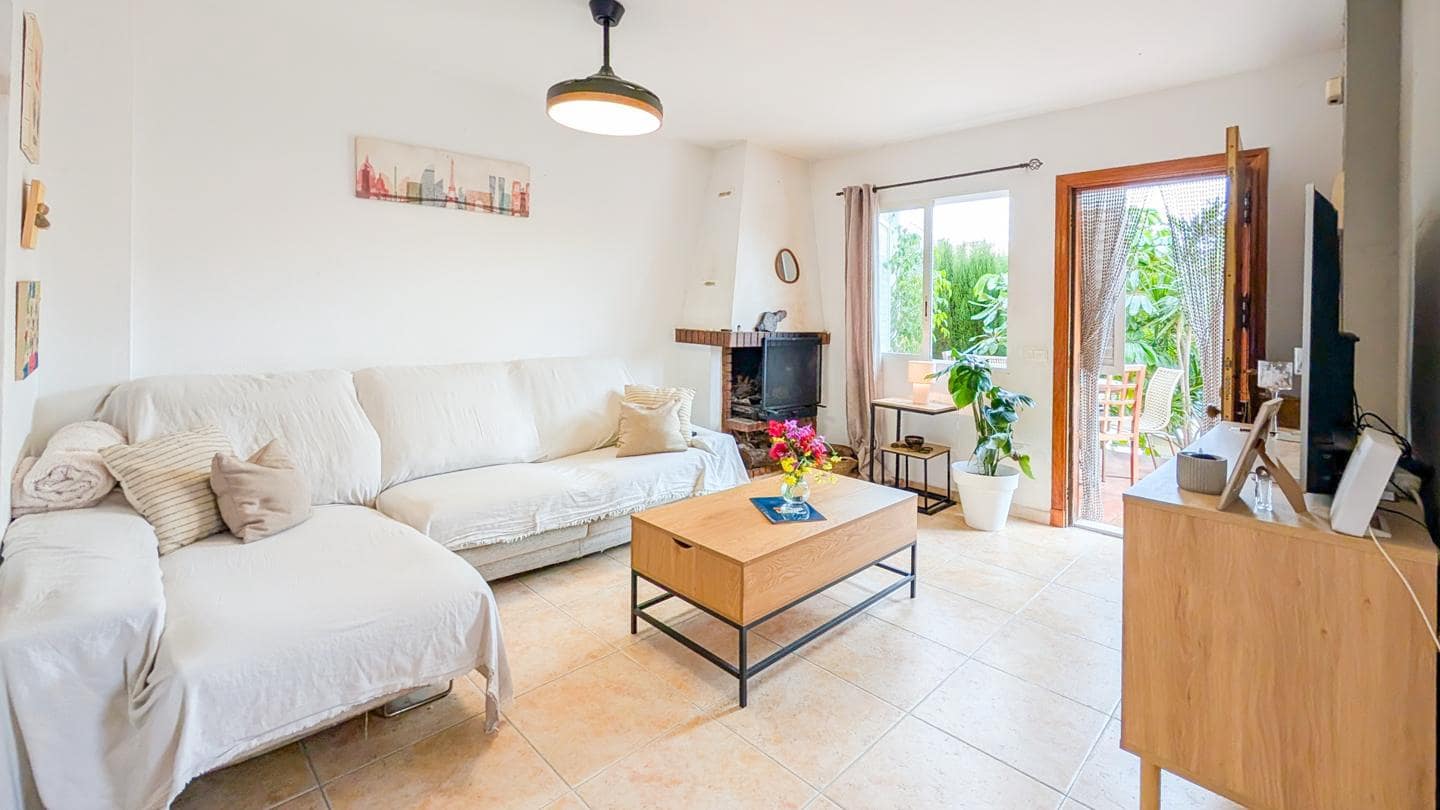 3 bedroom Villa for sale in Gran Alacant with pool - € 345,000 (Ref: 9616917)