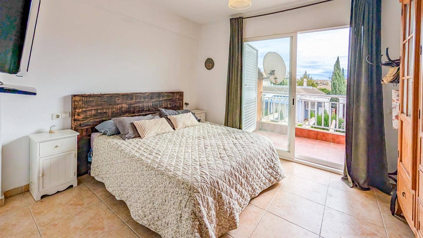 3 bedroom Villa for sale in Gran Alacant with pool - € 345,000 (Ref: 9616917)