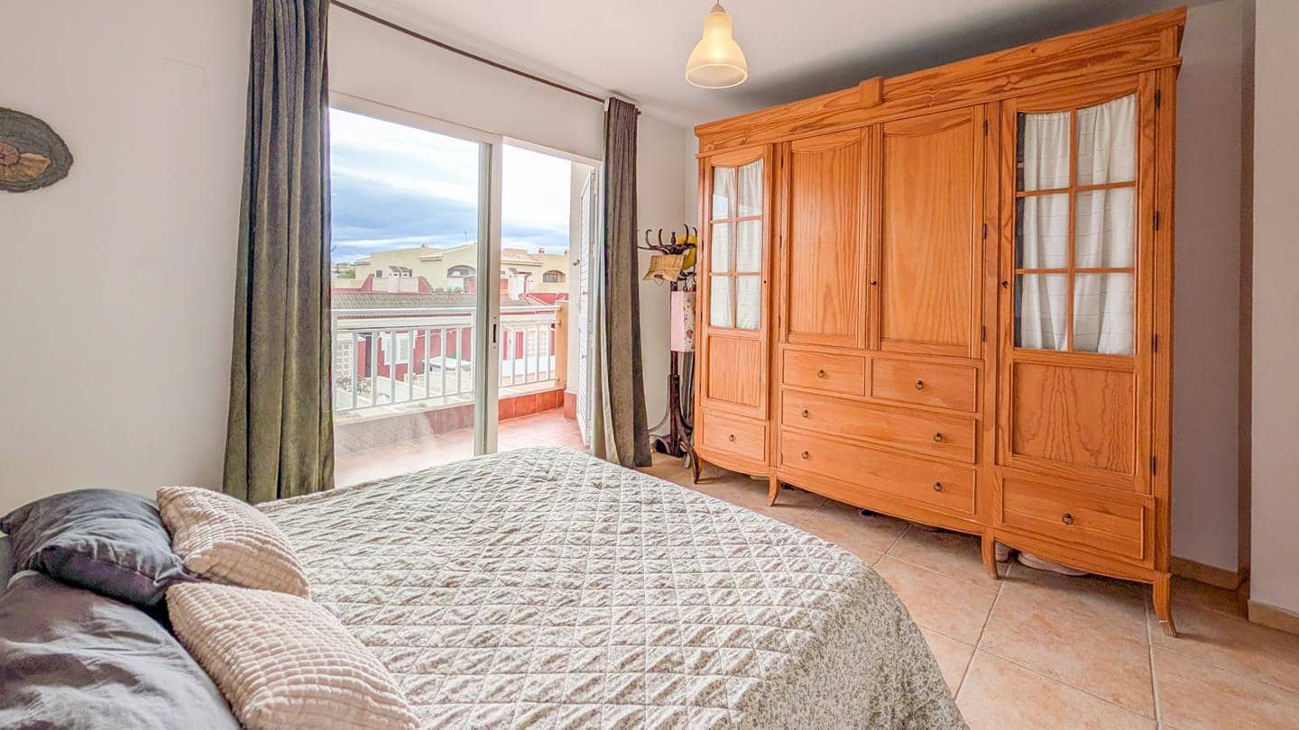 3 bedroom Villa for sale in Gran Alacant with pool - € 345,000 (Ref: 9616917)