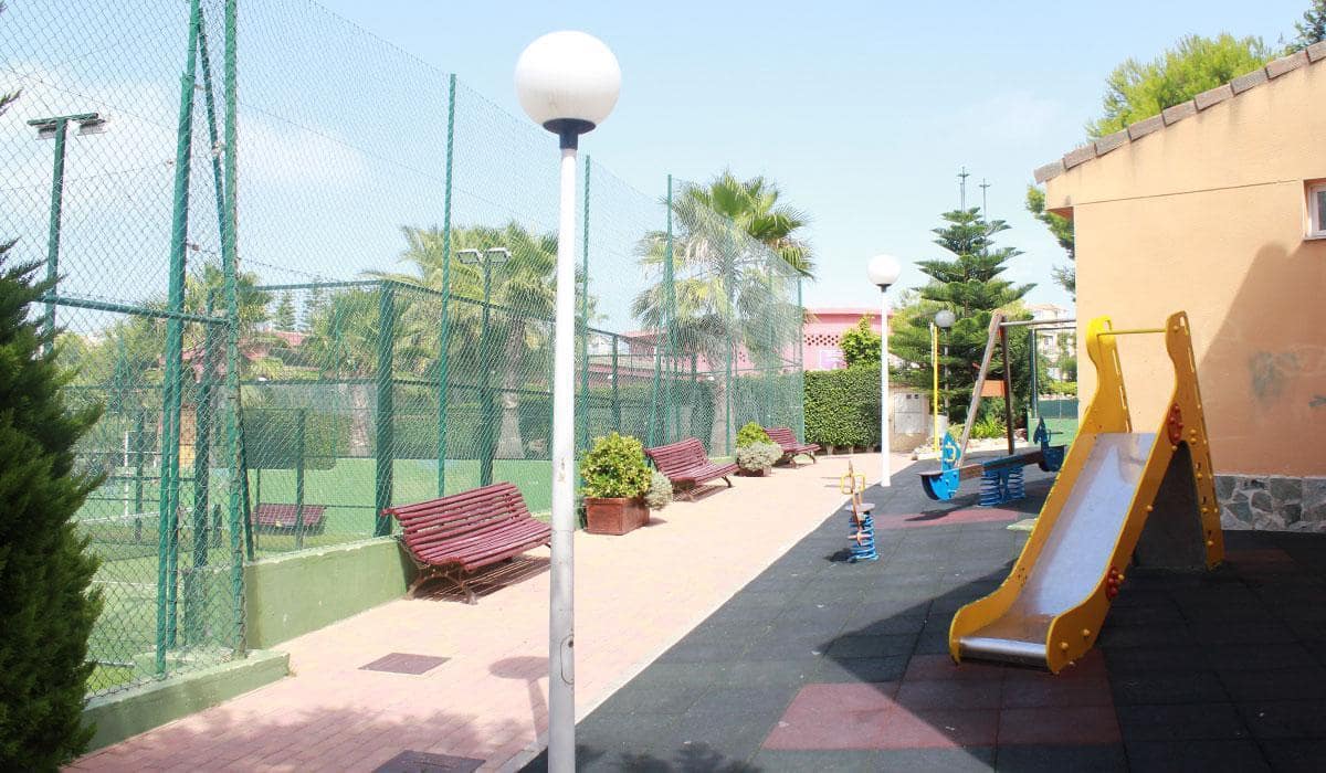 3 bedroom Villa for sale in Gran Alacant with pool - € 345,000 (Ref: 9616917)