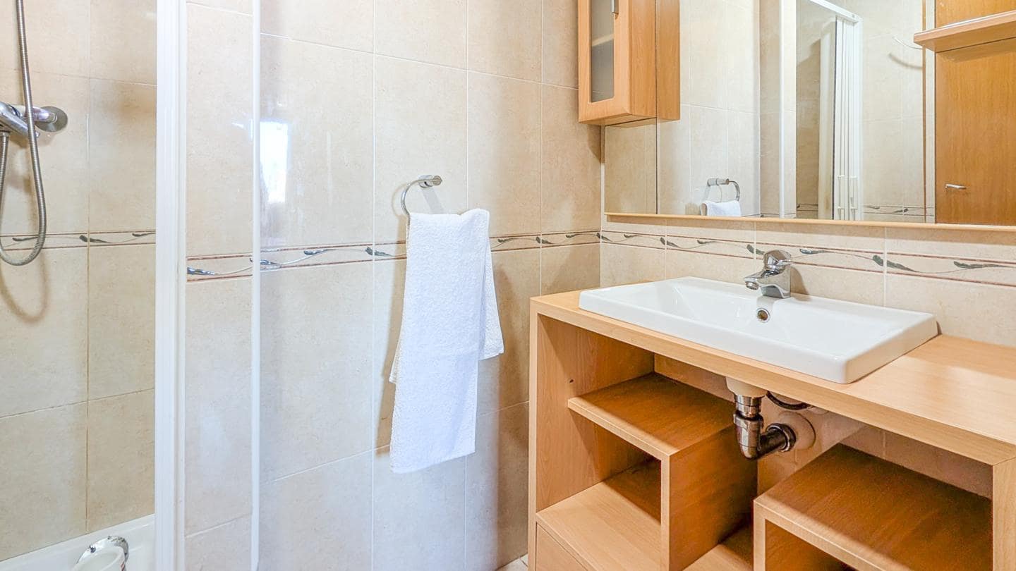 Piso de 2 habitaciones en Arenales del Sol en venta - 260.000 € (Ref: 9635105)