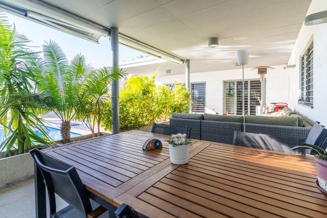 Chalet de 6 habitaciones en Ciutat Jardí - Torreta Verdí, Elche / Elx en venta con piscina garaje - 1.339.000 € (Ref: 9643332)