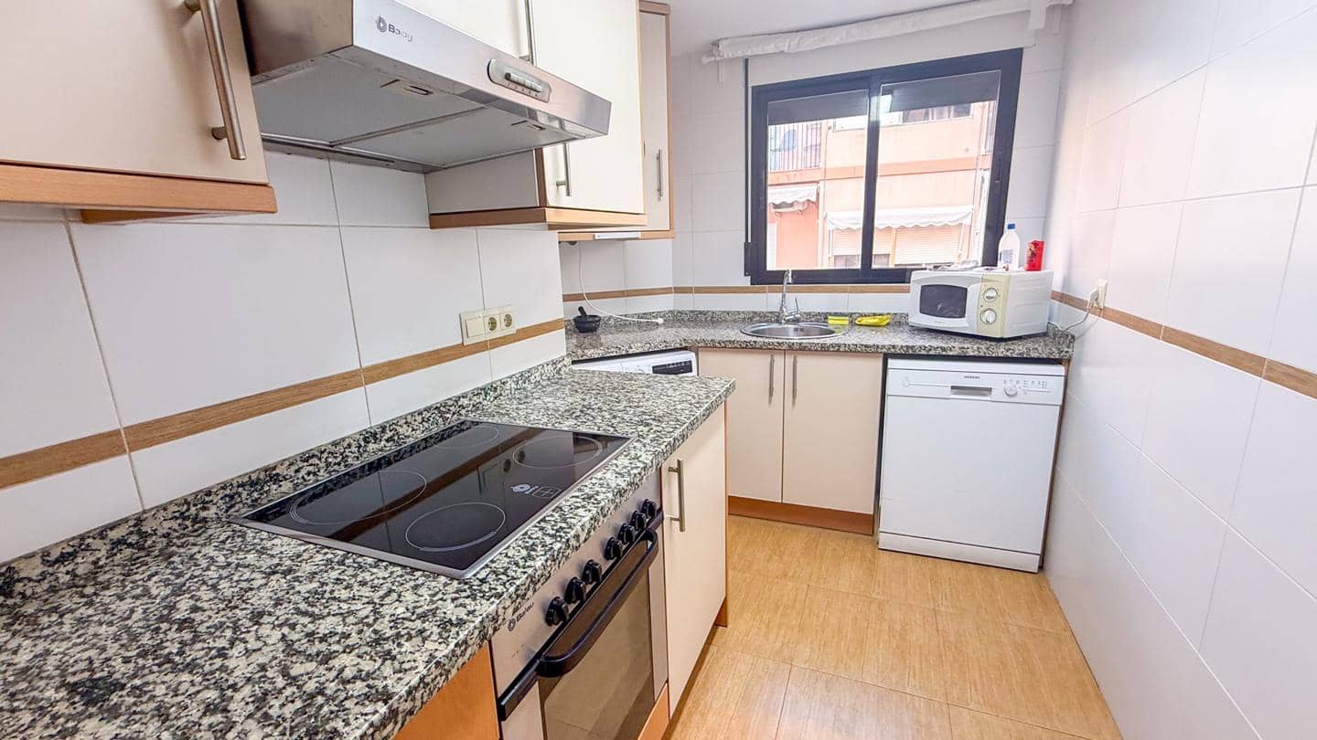 2 slaapkamer Flat te koop in Alicante stad - € 174.900 (Ref: 9643333)