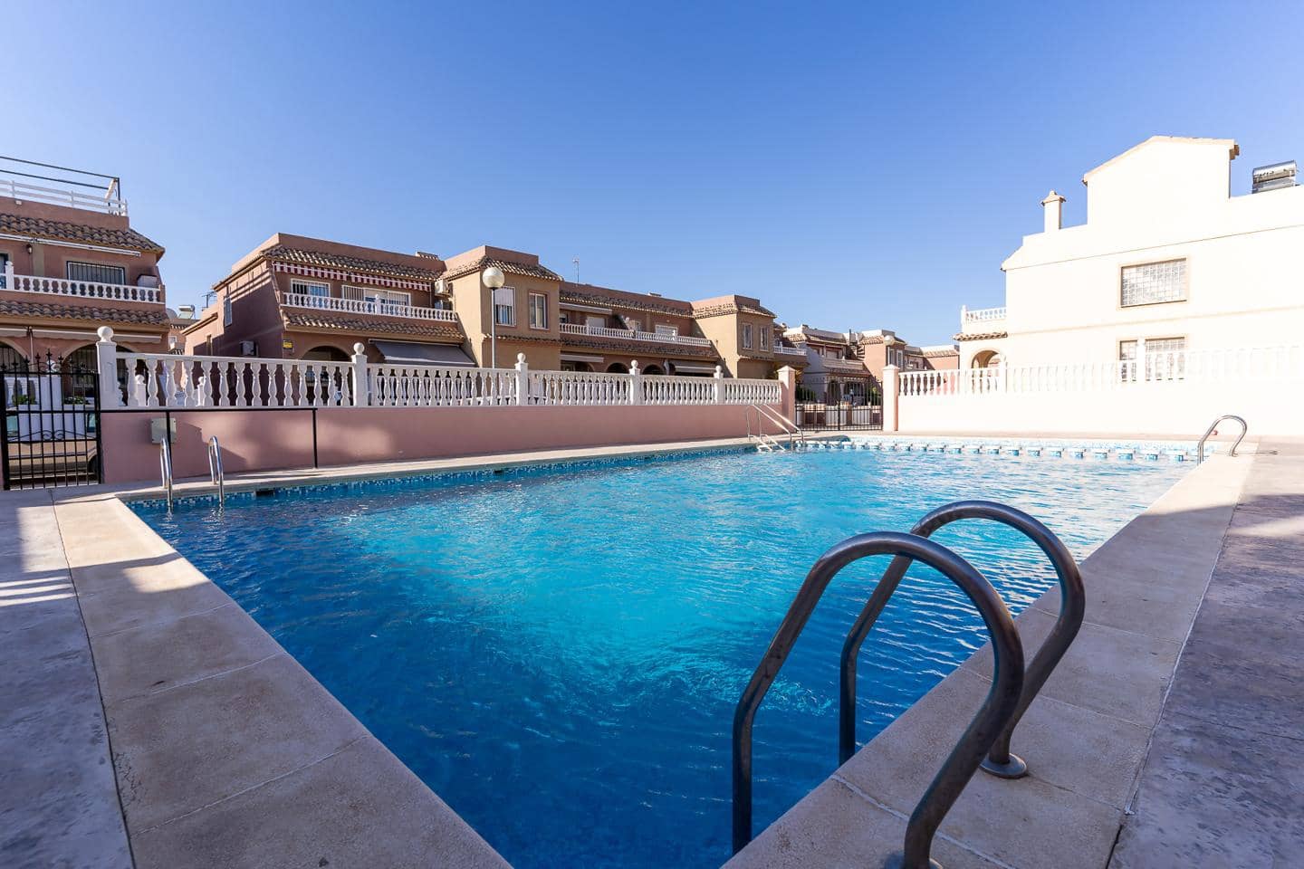 2 quarto Bungalow para venda em Gran Alacant com piscina - 220 000 € (Ref: 9645982)