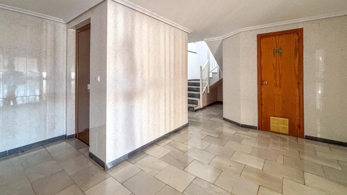 1 slaapkamer Flat te koop in Santa Pola met zwembad garage - € 129.900 (Ref: 9652388)