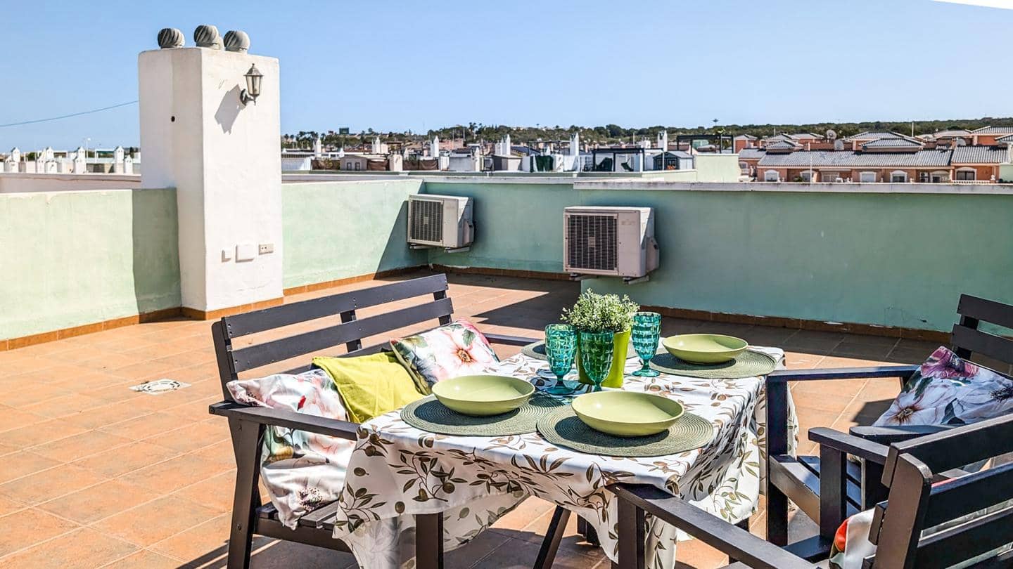 2 bedroom Villa for sale in Gran Alacant with pool - € 215,000 (Ref: 9723860)