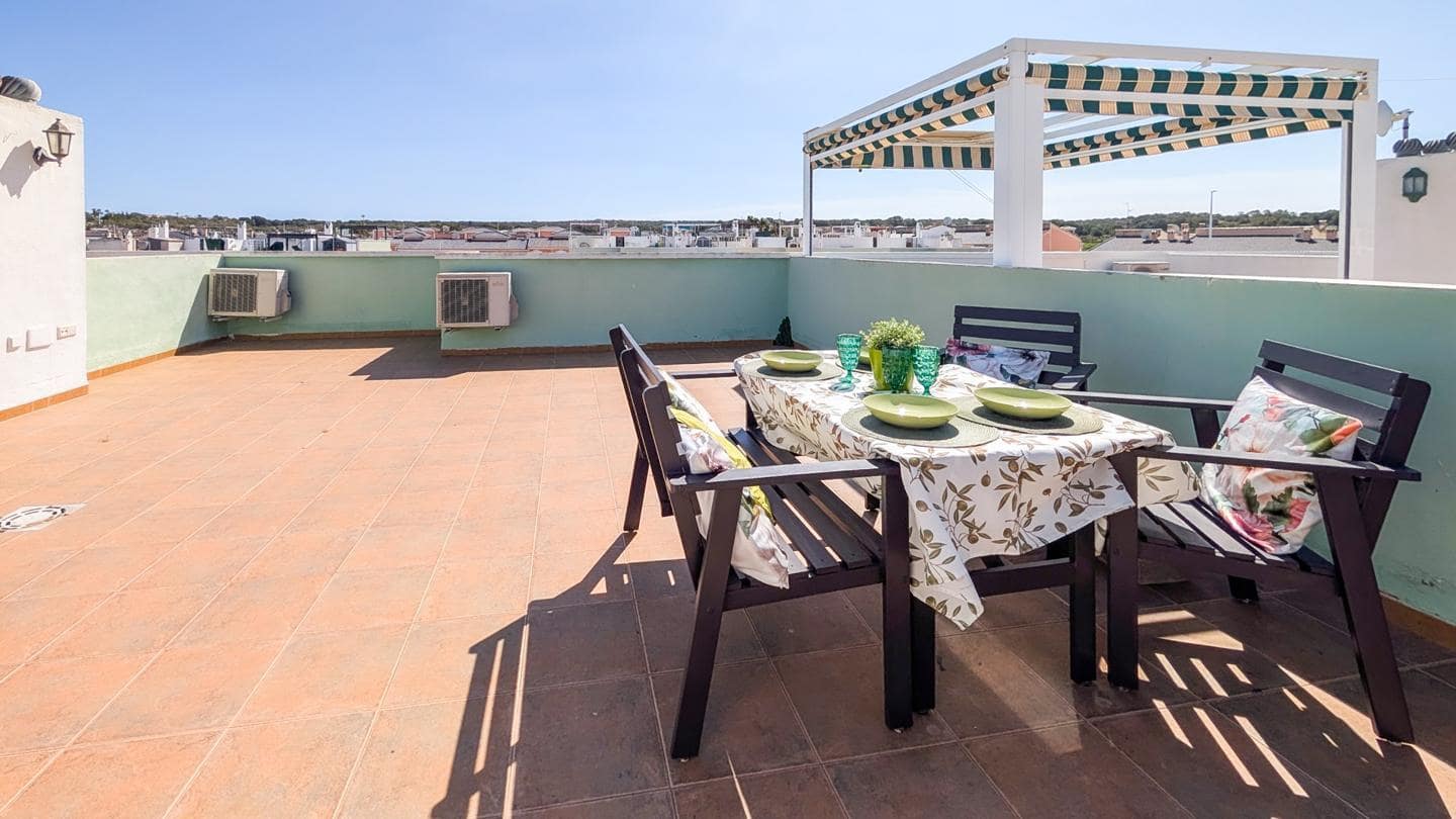 2 bedroom Villa for sale in Gran Alacant with pool - € 215,000 (Ref: 9723860)