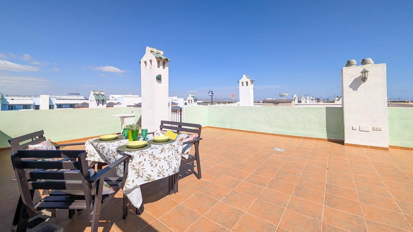 2 bedroom Villa for sale in Gran Alacant with pool - € 215,000 (Ref: 9723860)