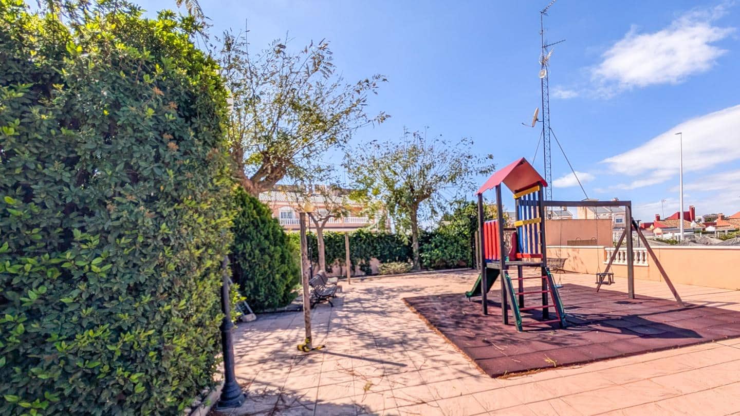 2 bedroom Villa for sale in Gran Alacant with pool - € 215,000 (Ref: 9723860)