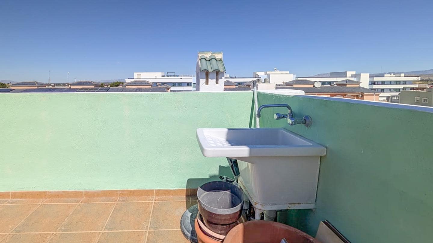 2 bedroom Villa for sale in Gran Alacant with pool garage - € 215,000 (Ref: 9723860)