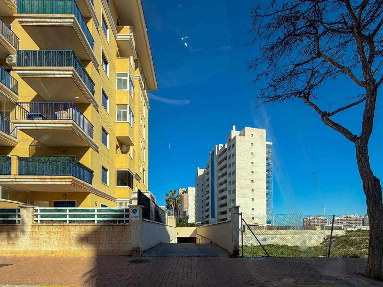 Garage for sale in Guardamar del Segura - € 8,900 (Ref: 9733916)