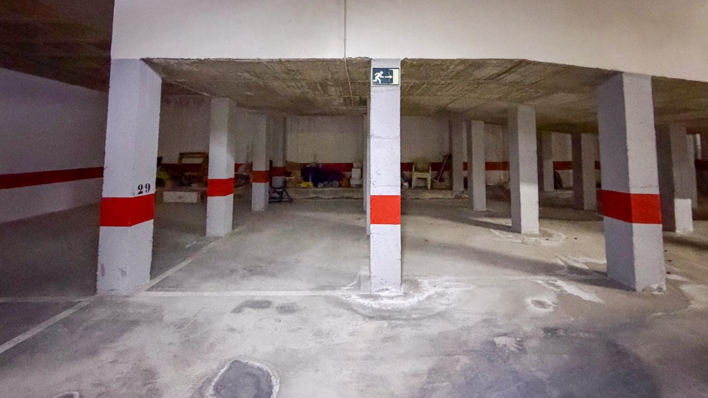 Garage for sale in Guardamar del Segura - € 8,900 (Ref: 9733916)