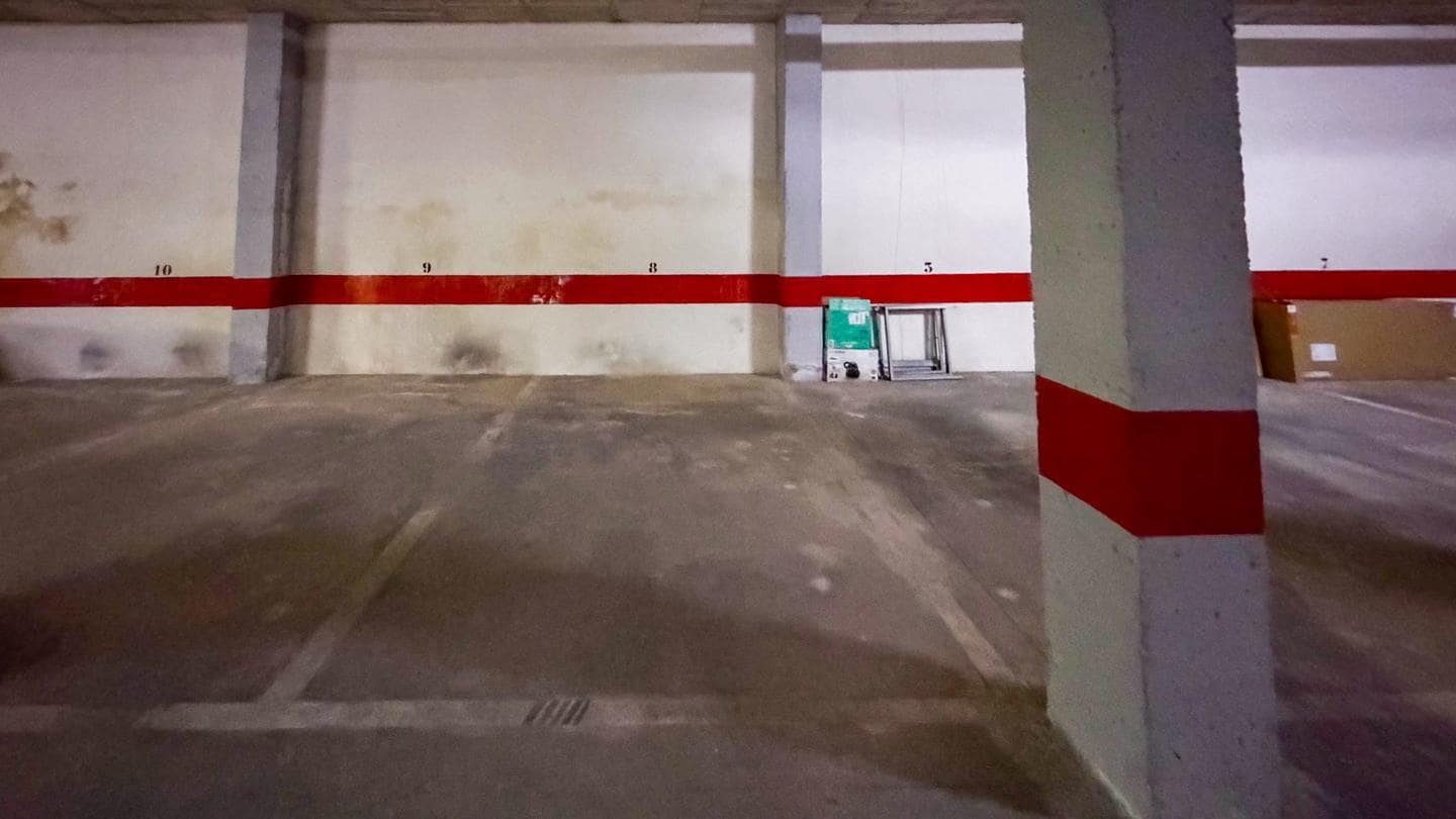 Garage for sale in Guardamar del Segura - € 8,900 (Ref: 9733916)