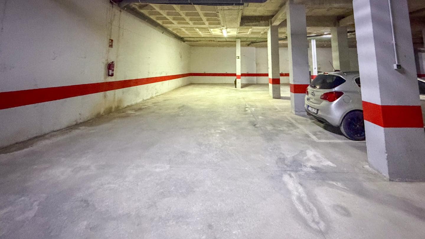 Garage for sale in Guardamar del Segura - € 8,900 (Ref: 9733916)
