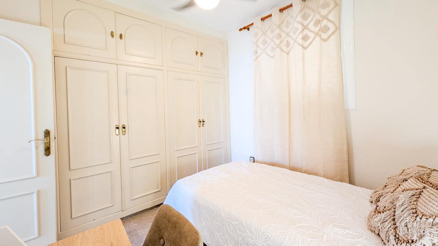 2 bedroom Flat for sale in Santa Pola with garage - € 320,000 (Ref: 9739263)