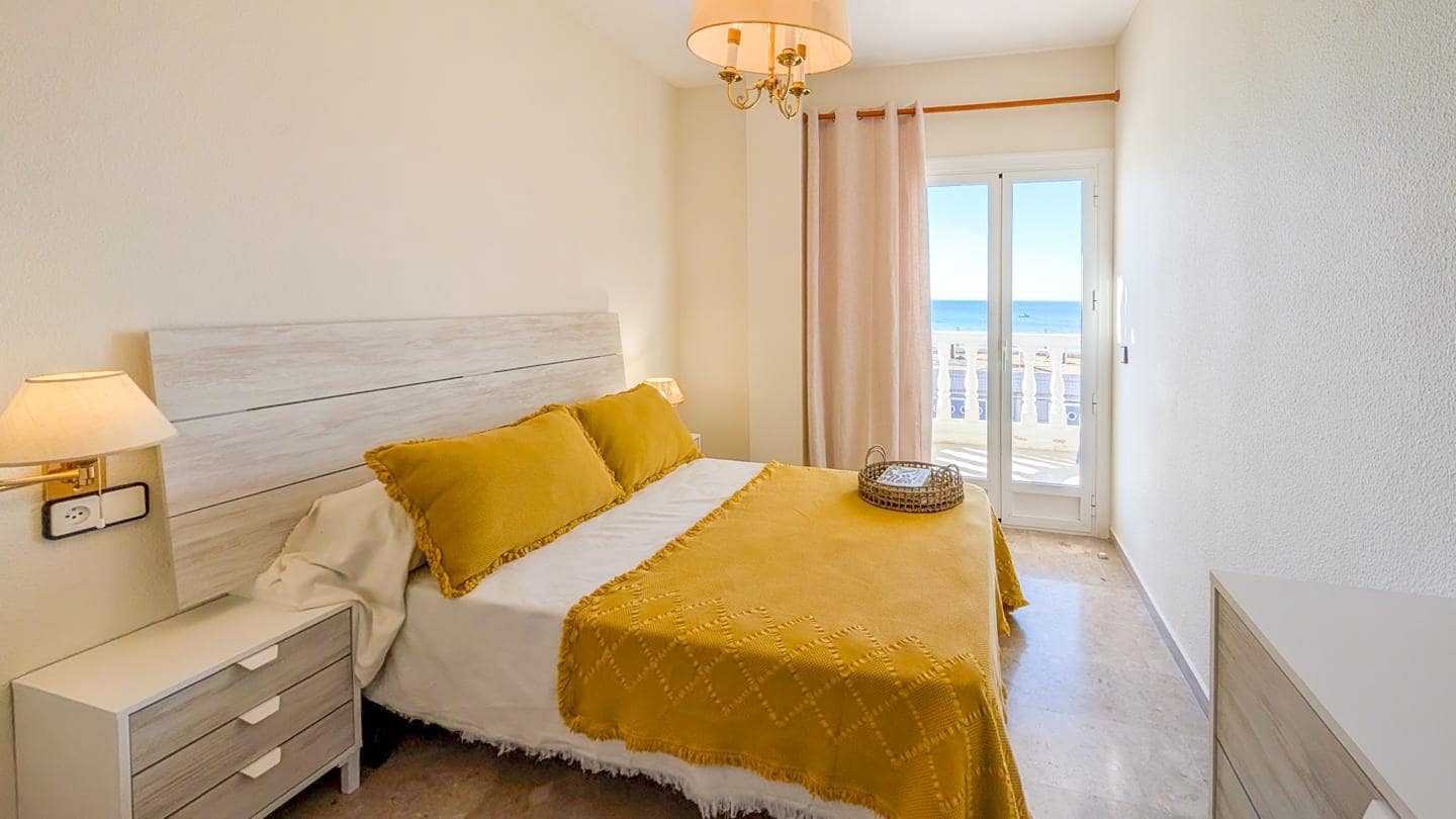 2 bedroom Flat for sale in Santa Pola with garage - € 320,000 (Ref: 9739263)