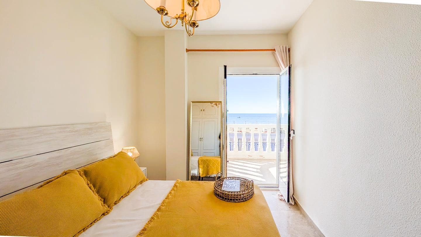 2 bedroom Flat for sale in Santa Pola with garage - € 320,000 (Ref: 9739263)