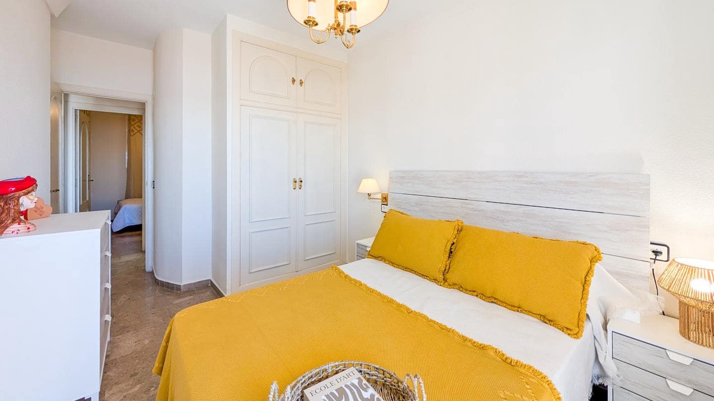 2 bedroom Flat for sale in Santa Pola with garage - € 320,000 (Ref: 9739263)