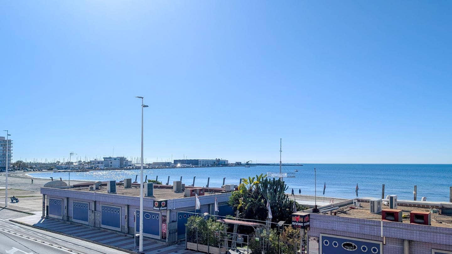 2 bedroom Flat for sale in Santa Pola with garage - € 320,000 (Ref: 9739263)