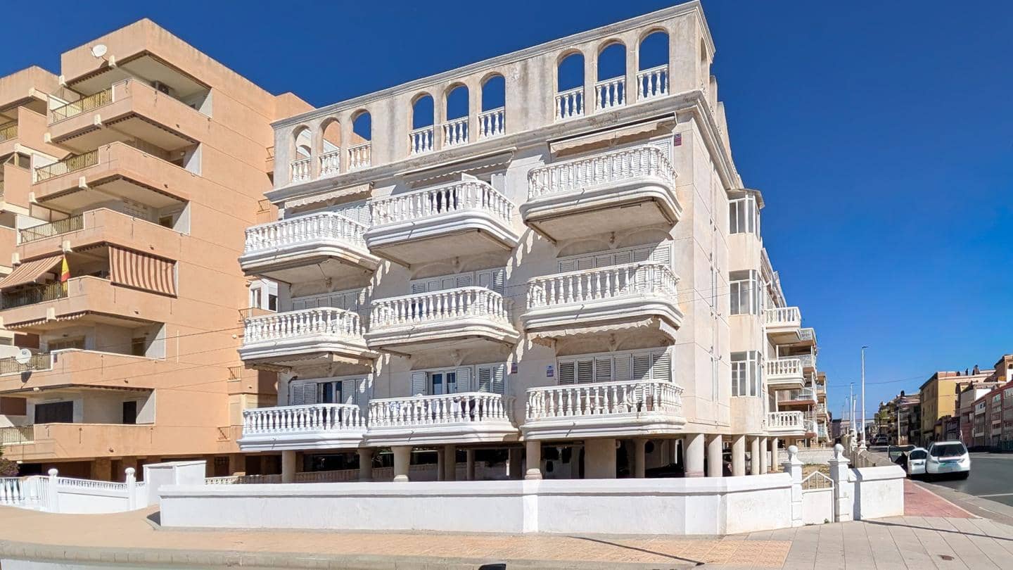 2 bedroom Flat for sale in Santa Pola with garage - € 320,000 (Ref: 9739263)