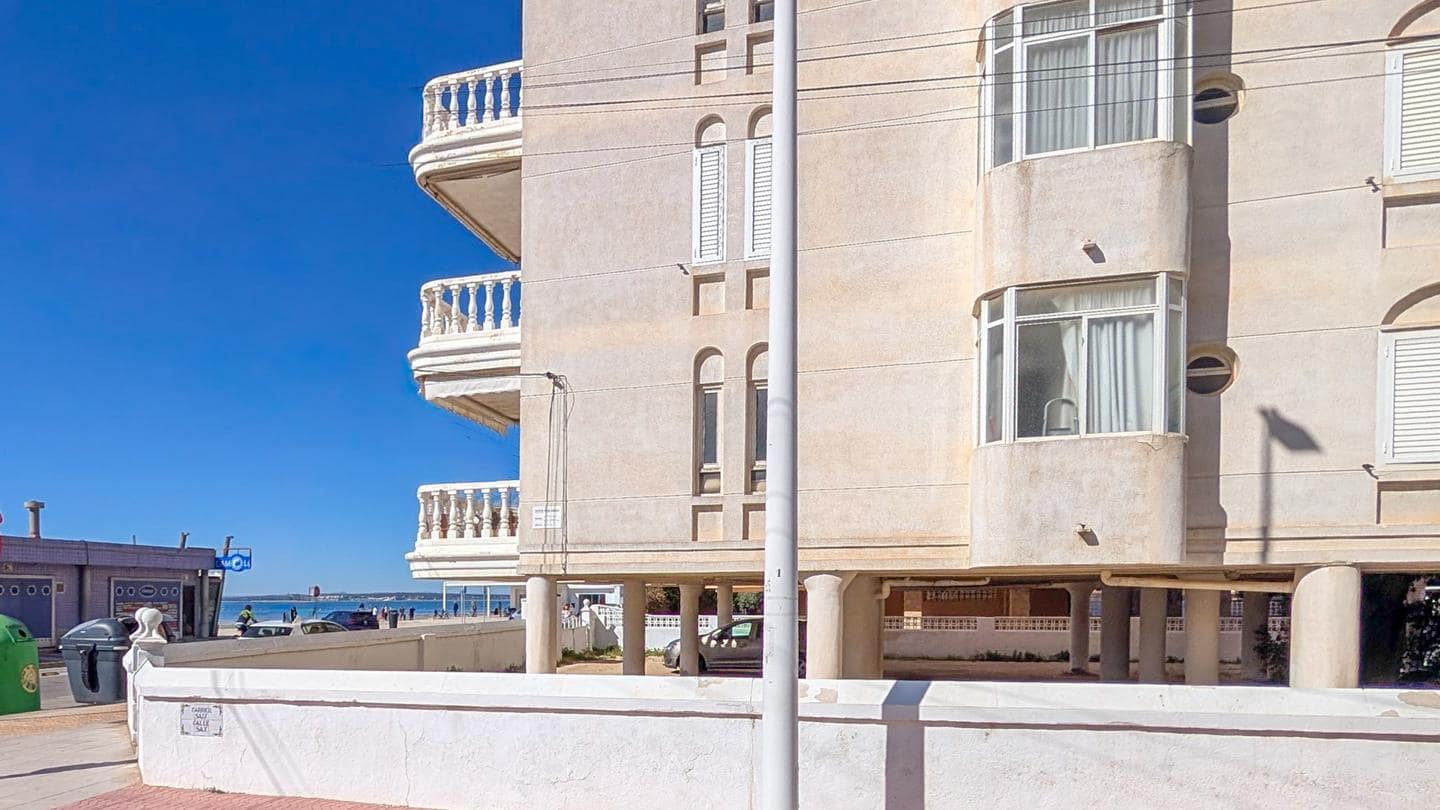 2 bedroom Flat for sale in Santa Pola with garage - € 320,000 (Ref: 9739263)