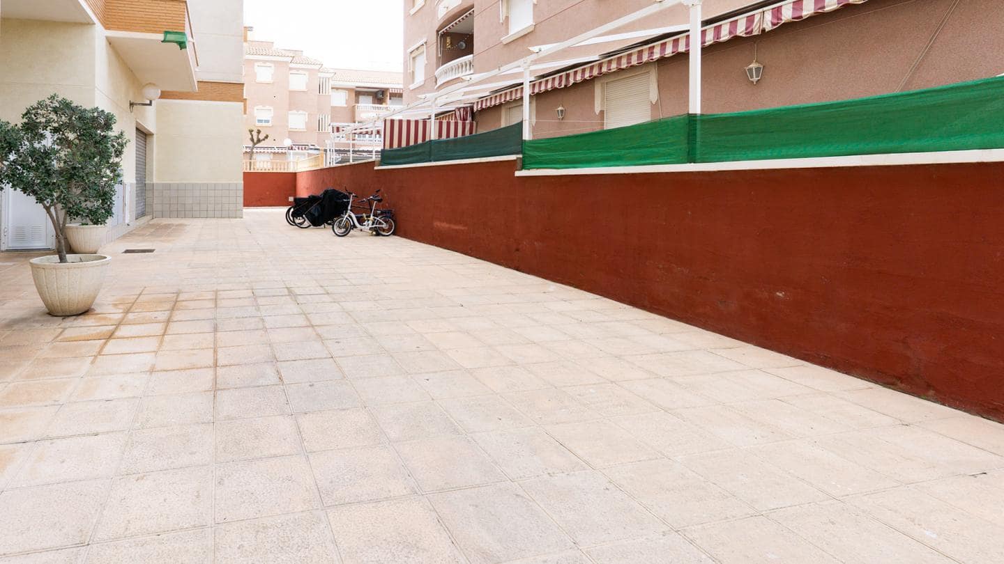 2 bedroom Flat for sale in Santa Pola - € 195,000 (Ref: 9739264)