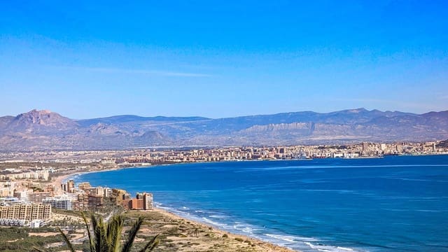 2 soveværelse Villa til salg i Gran Alacant, Santa Pola med swimmingpool - € 439.000 (Ref: 9750917)