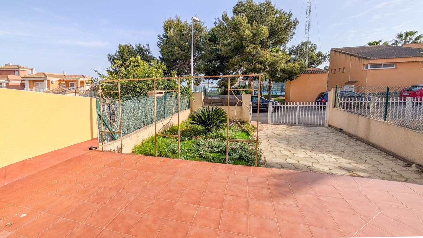 2 sypialnia Willa na sprzedaż w Gran Alacant z basenem garażem - 269 000 € (Ref: 9758079)