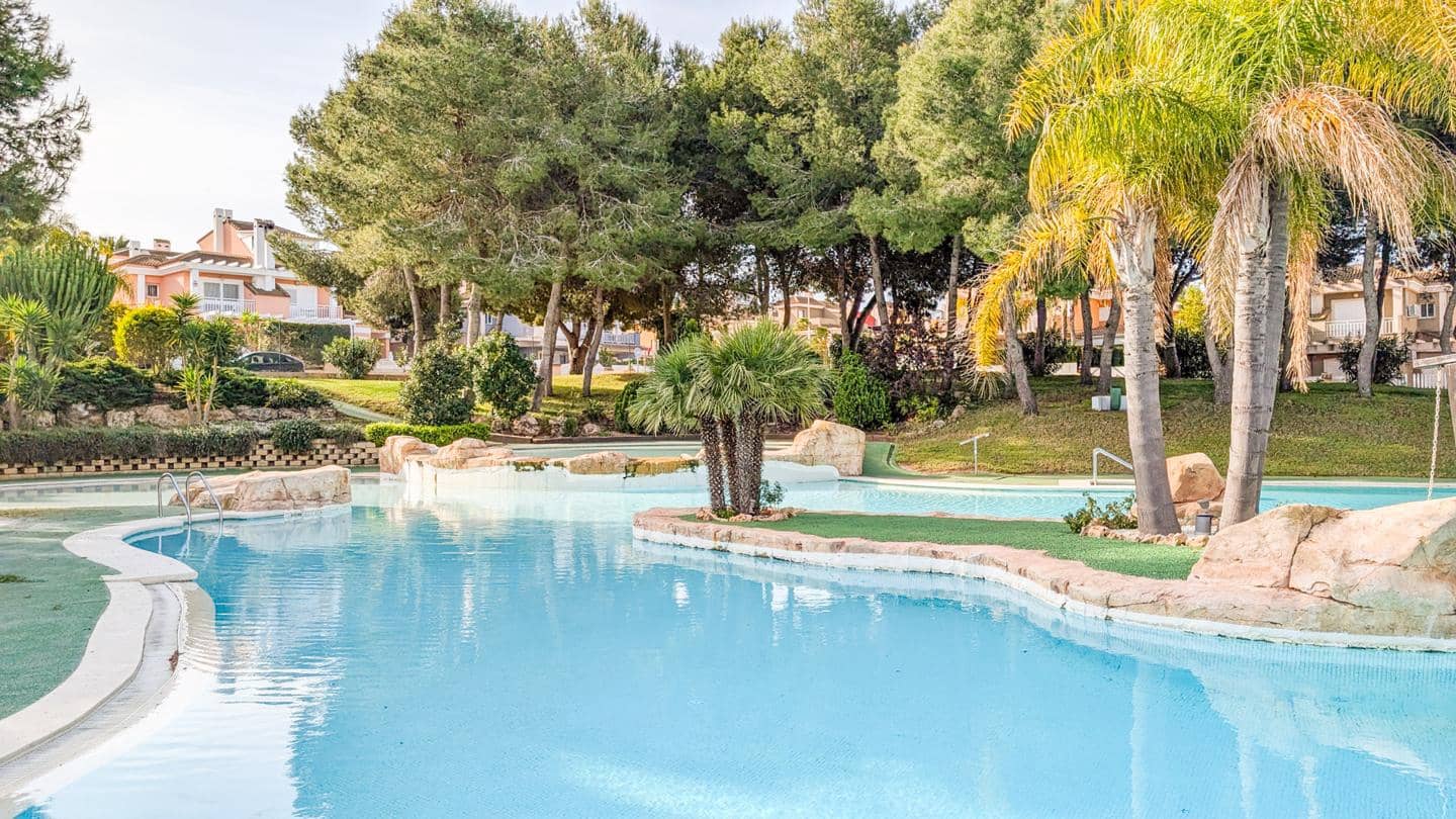 2 sypialnia Willa na sprzedaż w Gran Alacant z basenem garażem - 269 000 € (Ref: 9758079)