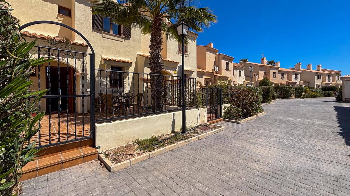 4 soveværelse Villa til salg i Gran Alacant med swimmingpool garage - € 379.000 (Ref: 9789766)