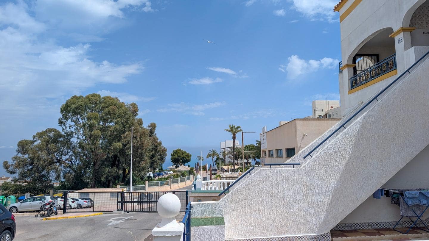 2 sovrum Villa till salu i Gran Alacant med pool - 209 000 € (Ref: 9808574)