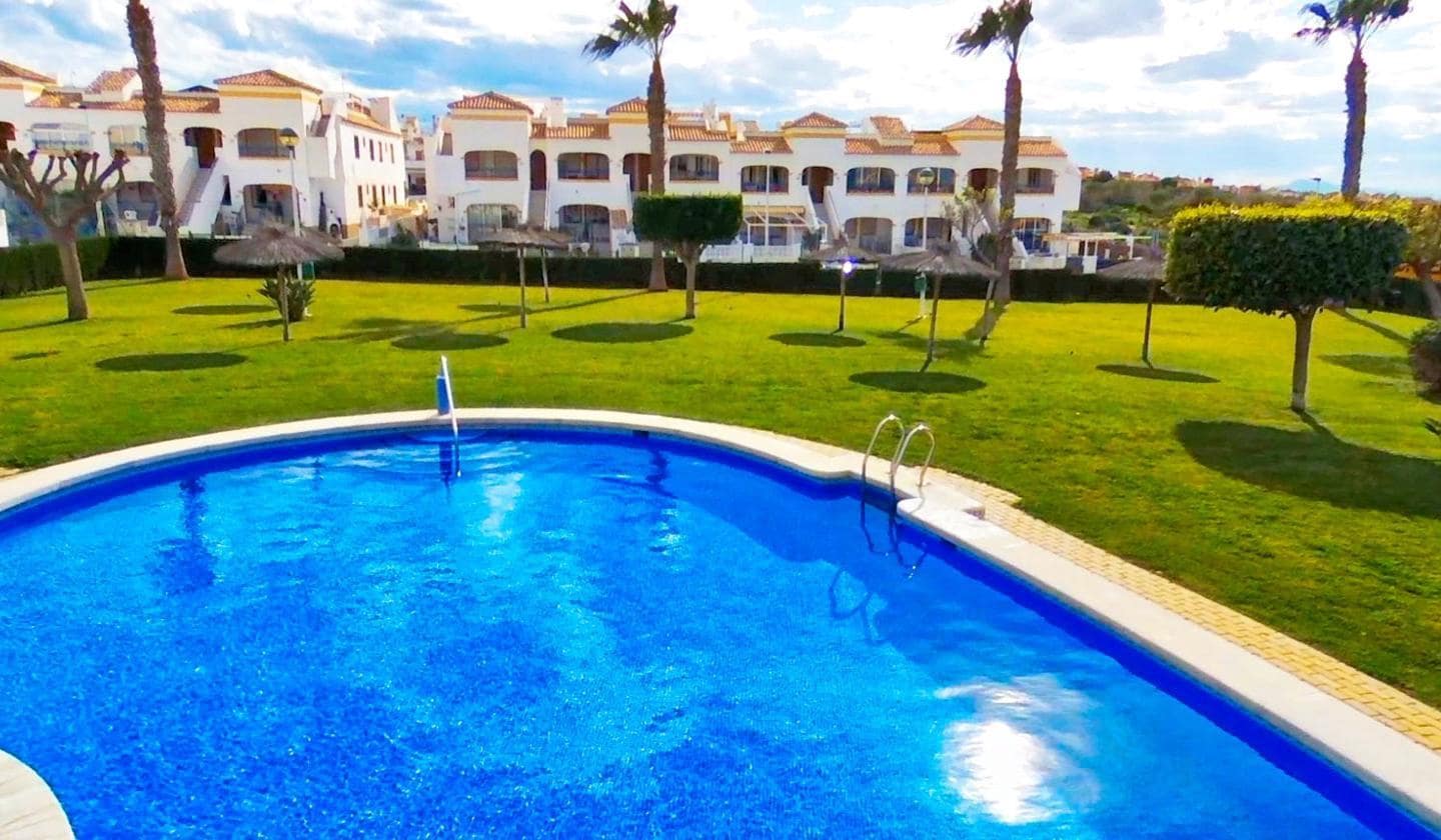 2 sovrum Villa till salu i Gran Alacant med pool - 209 000 € (Ref: 9808574)