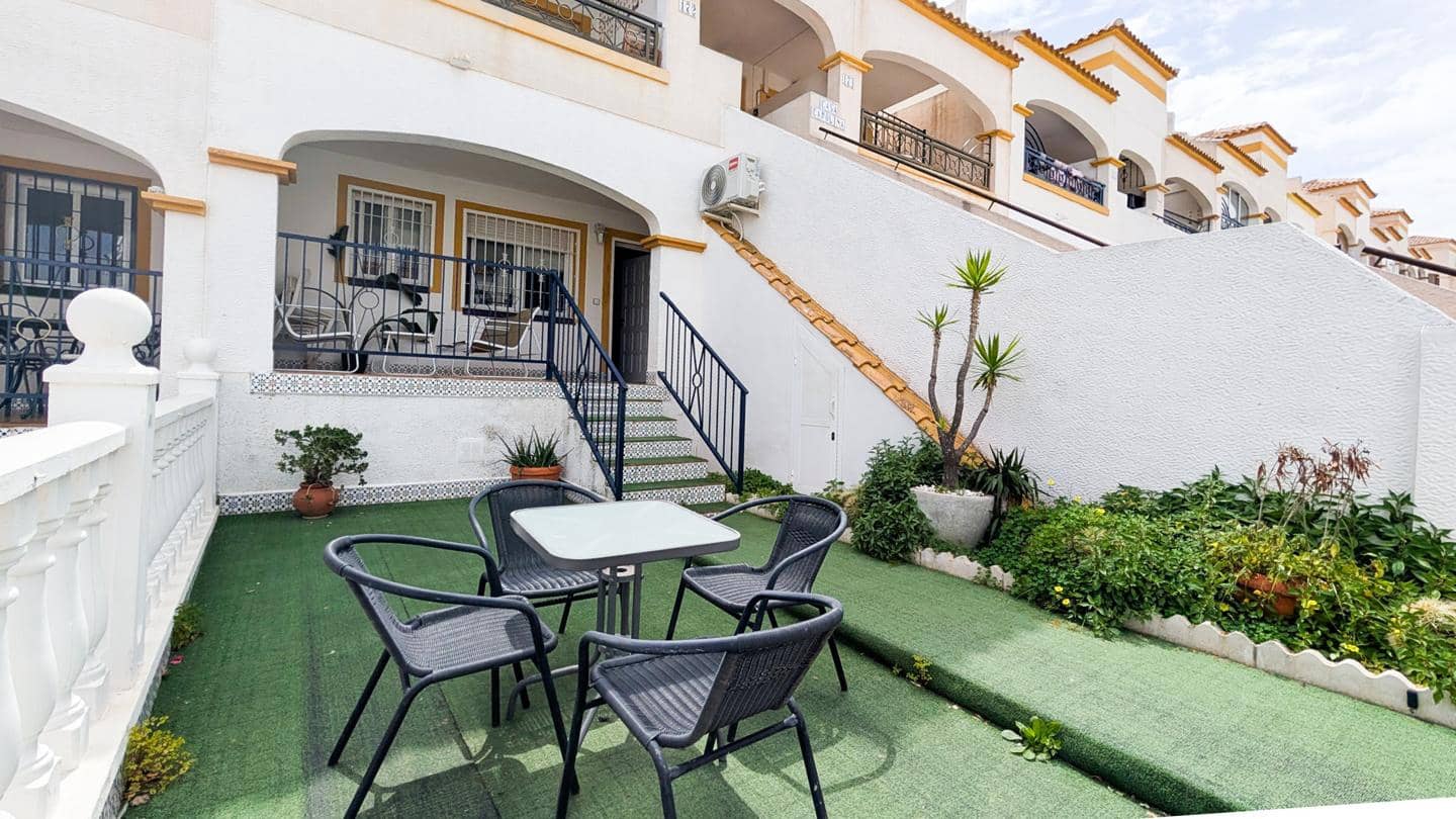 2 sovrum Villa till salu i Gran Alacant med pool - 209 000 € (Ref: 9808574)